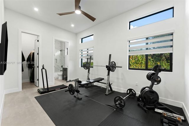 360 Holly Ln, Plantation, FL 33317