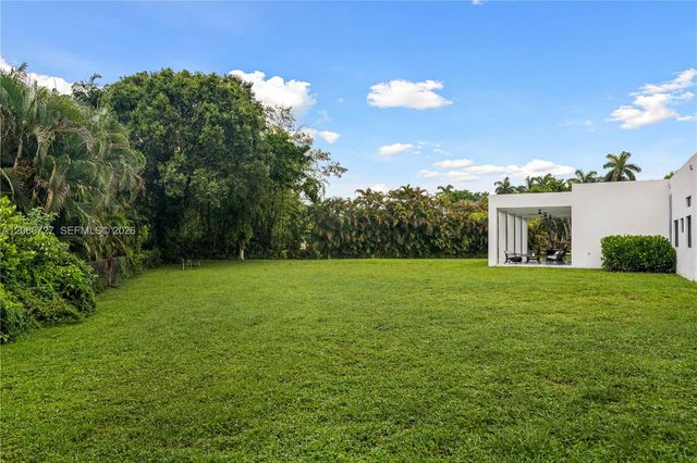 360 Holly Ln, Plantation, FL 33317