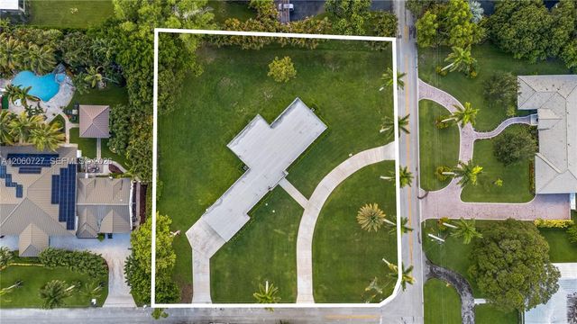 360 Holly Ln, Plantation, FL 33317
