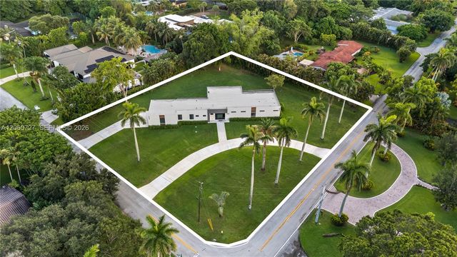 360 Holly Ln, Plantation, FL 33317