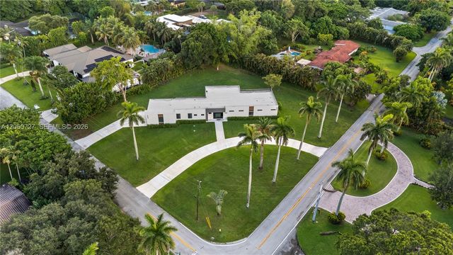 360 Holly Ln, Plantation, FL 33317