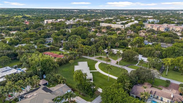 360 Holly Ln, Plantation, FL 33317