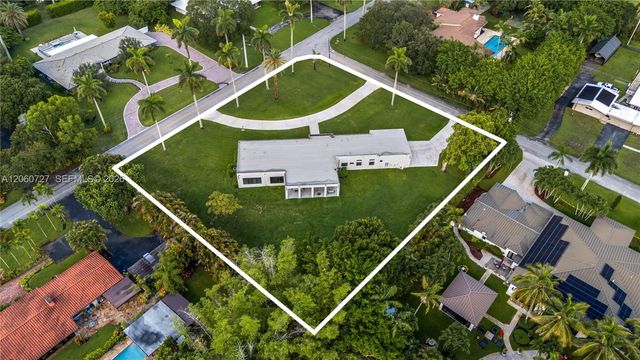 360 Holly Ln, Plantation, FL 33317