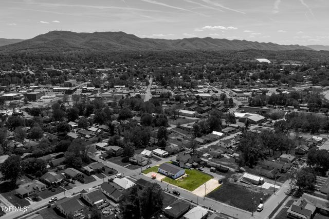 300 West Chilhowie Avenue, Johnson City, TN 37604