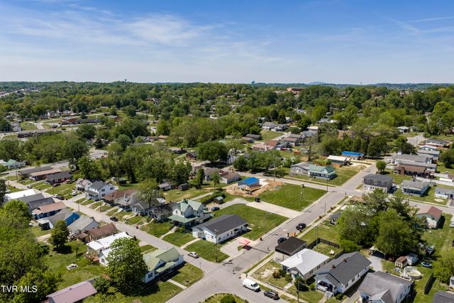 300 West Chilhowie Avenue, Johnson City, TN 37604