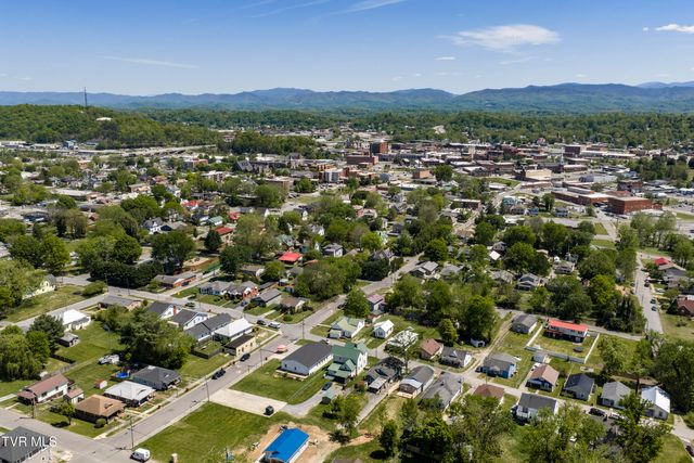 300 West Chilhowie Avenue, Johnson City, TN 37604
