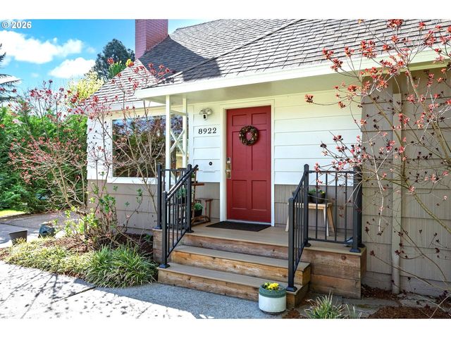 8922 Se MARKET St, Portland, OR 97216