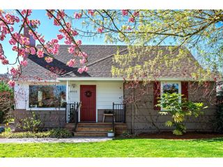 8922 Se MARKET St, Portland, OR 97216