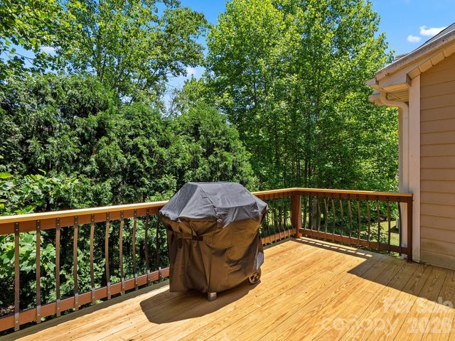 16 Jennlynn Drive, Arden, NC 28704