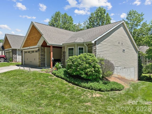 16 Jennlynn Drive, Arden, NC 28704