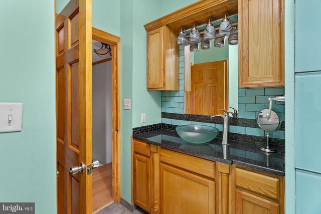 23 COTTON RD, Levittown, PA 19057