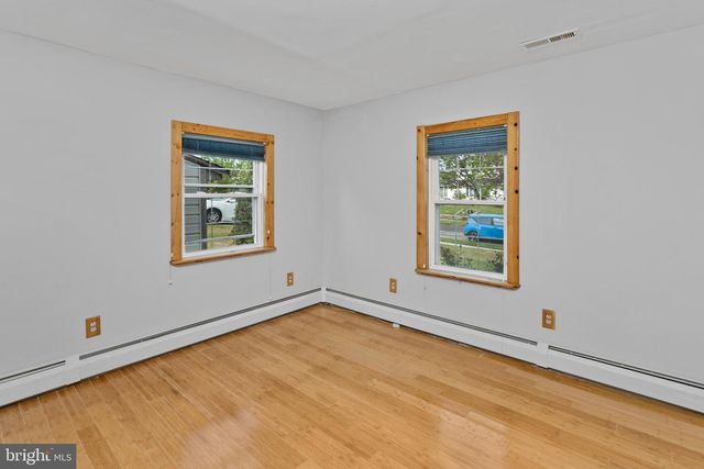 23 COTTON RD, Levittown, PA 19057