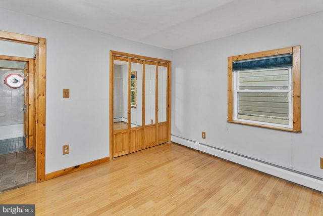 23 COTTON RD, Levittown, PA 19057