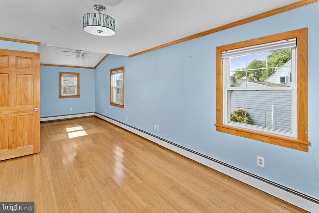 23 COTTON RD, Levittown, PA 19057