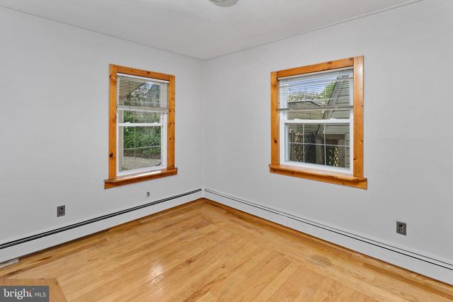 23 COTTON RD, Levittown, PA 19057
