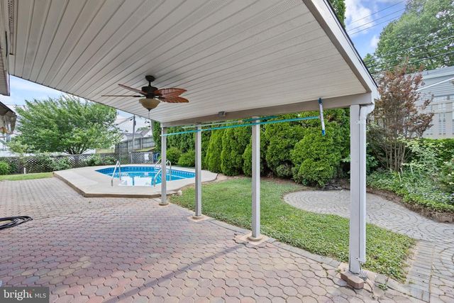 23 COTTON RD, Levittown, PA 19057