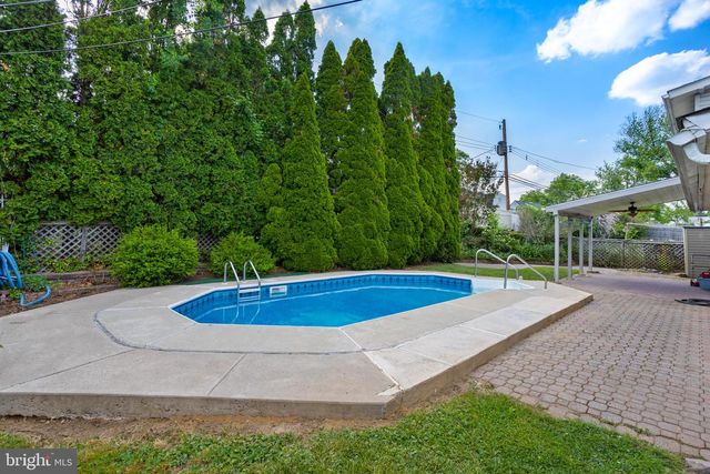 23 COTTON RD, Levittown, PA 19057