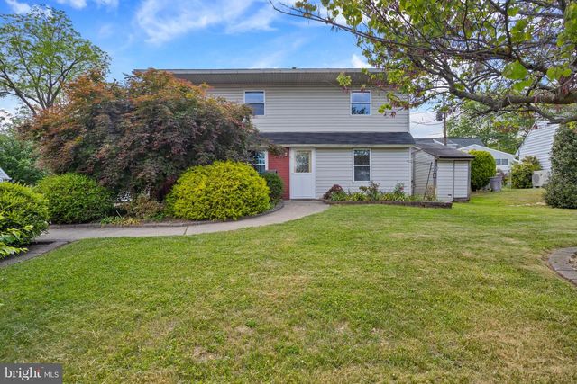 23 COTTON RD, Levittown, PA 19057