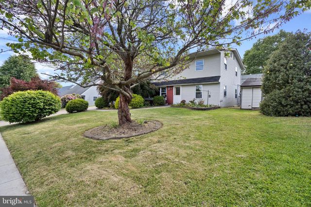 23 COTTON RD, Levittown, PA 19057