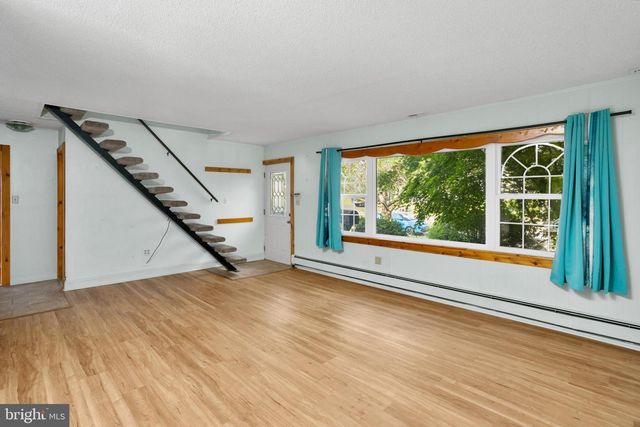 23 COTTON RD, Levittown, PA 19057