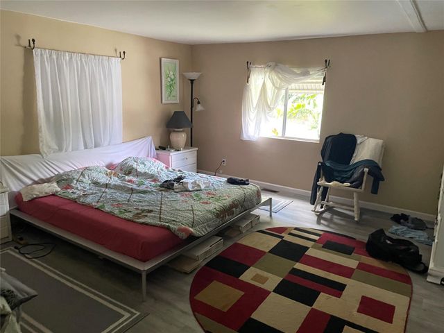 5724 Lagoon Dr, Fort Lauderdale, FL 33312