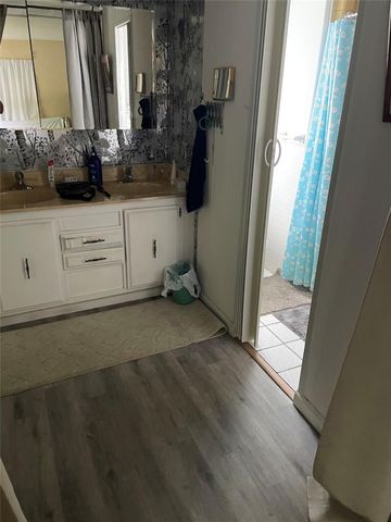 5724 Lagoon Dr, Fort Lauderdale, FL 33312