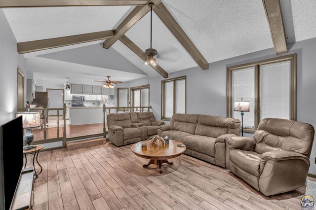 6236 SW 25th ST, Topeka, KS 66614
