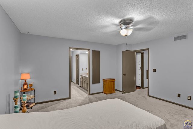 6236 SW 25th ST, Topeka, KS 66614