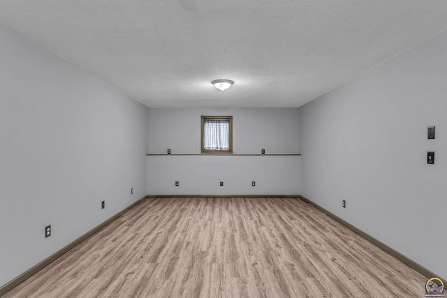 6236 SW 25th ST, Topeka, KS 66614