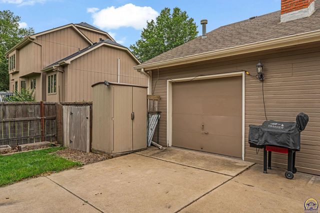 6236 SW 25th ST, Topeka, KS 66614