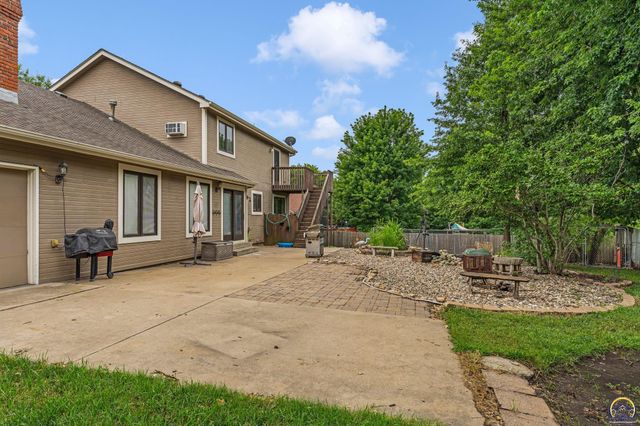 6236 SW 25th ST, Topeka, KS 66614