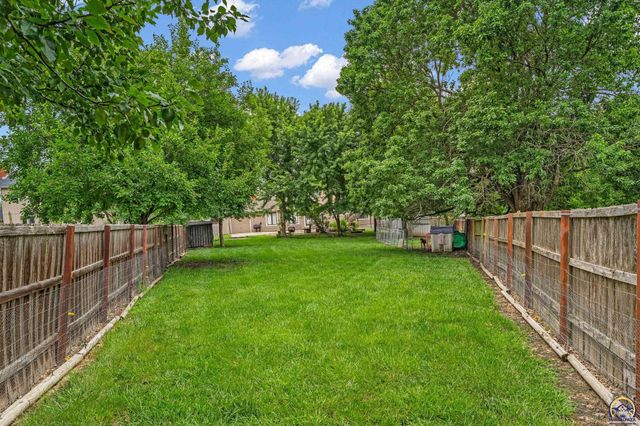 6236 SW 25th ST, Topeka, KS 66614