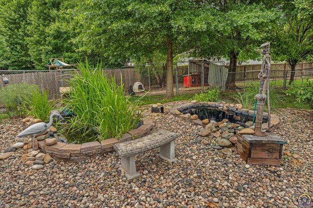 6236 SW 25th ST, Topeka, KS 66614