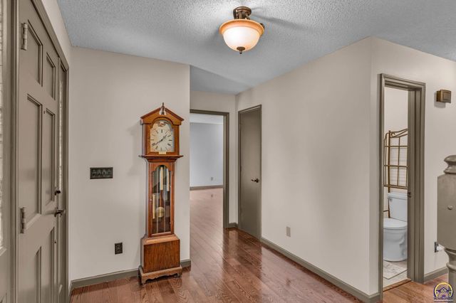 6236 SW 25th ST, Topeka, KS 66614