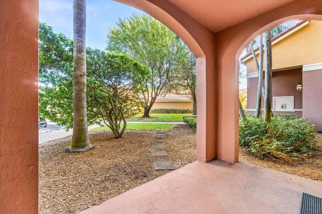 1000 Scotia Drive 105, Hypoluxo, FL 33462