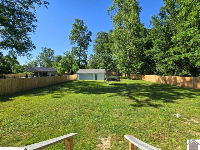 126 St Rt 1890, Mayfield, KY 42066