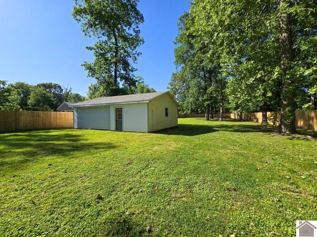 126 St Rt 1890, Mayfield, KY 42066
