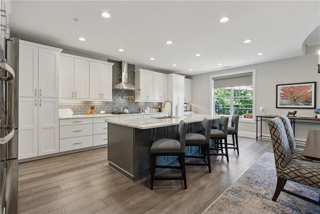 8255 Main Street 2, Woodstock, GA 30188