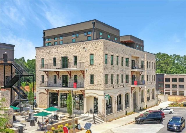 8255 Main Street 2, Woodstock, GA 30188