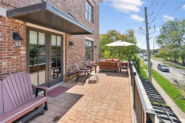 8255 Main Street 2, Woodstock, GA 30188