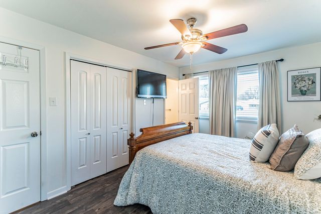 708 N Stewart Street, Azle, TX 76020