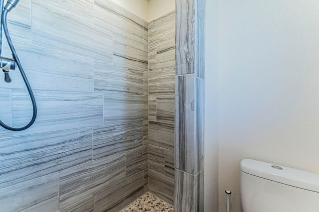 708 N Stewart Street, Azle, TX 76020