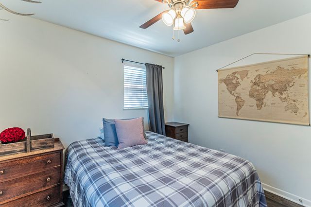 708 N Stewart Street, Azle, TX 76020