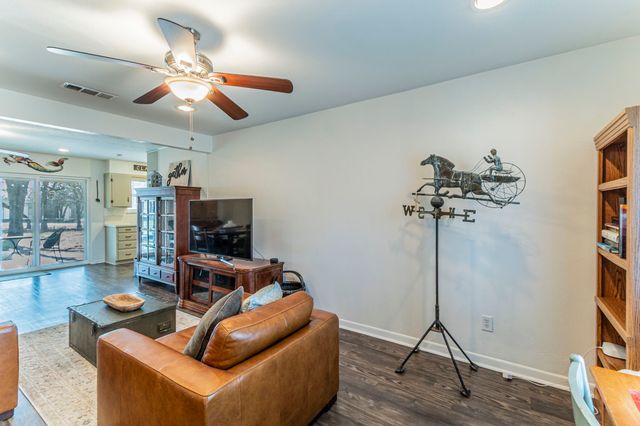 708 N Stewart Street, Azle, TX 76020