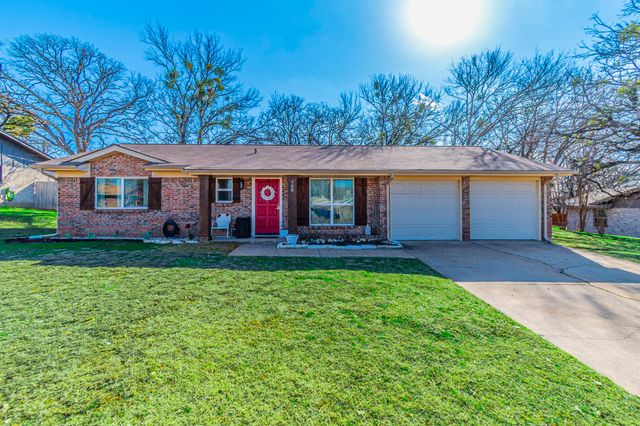 708 N Stewart Street, Azle, TX 76020