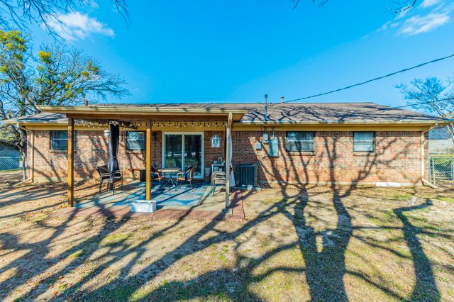 708 N Stewart Street, Azle, TX 76020