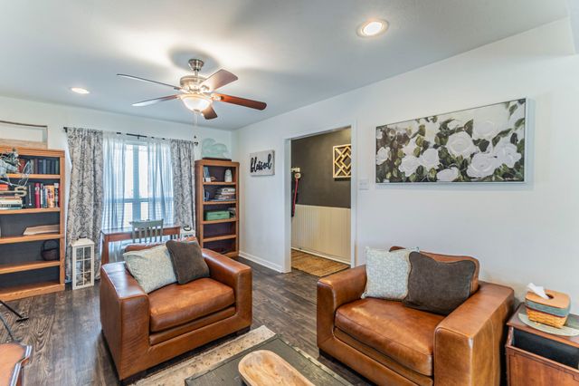 708 N Stewart Street, Azle, TX 76020