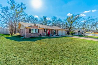 708 N Stewart Street, Azle, TX 76020