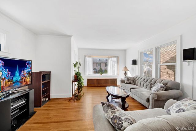 34 King Avenue, Yonkers, NY 10704