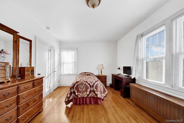 34 King Avenue, Yonkers, NY 10704